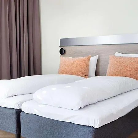 Comfort Hotel Bergen Airport Otel 3*